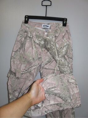 DISCLOSURE Pink Camo Cargo Pants